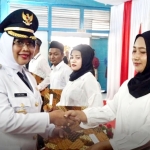 Bupati Erlina Serahkan Remisi Kemerdekaan pada 334 Warga Binaan Rutan Mempawah