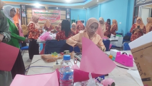 DWP Sintang Gelar Lomba Cerdas Cermat dan Merangkai Buket Bunga