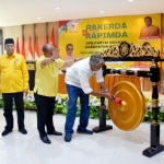 Bupati Jarot Buka Rarkeda dan Rapimda Partai Golkar