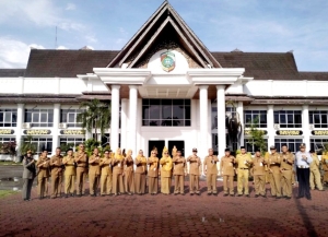 Apel Gabungan Awal Tahun 2024, Sekda Ingatkan ASN Garda Terdepan Wujudkan Visi Misi Mempawah