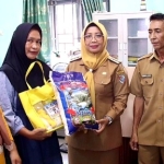 Dua Desa di Kecamatan Sungai Kunyit Terima Bansos Inflasi