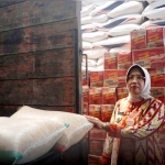 Pastikan Stok Sembako Mempawah Aman, Bupati Sidak Sejumlah Pasar