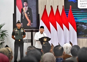 Sekda Ismail Hadiri Pengukuhan KDEKS Kalbar