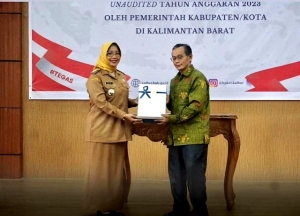Bupati Serahkan LKPD Unaudited 2023 ke BPK RI