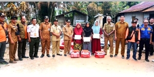 Pj Bupati Ismail Berikan Bantuan untuk Korban Kebakaran di Desa Sungai Duri II dan Segedong