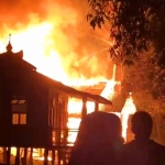 Dua Rumah Warga di Desa Ampar Bedang Hangus Terbakar, 1 Orang Meninggal Dunia
