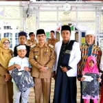 Peringati 10 Muharram, Pj Bupati Ismail Santuni 50 Anak Yatim Piatu