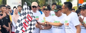 Ribuan Masyarakat Tumpah Ruah Meriahkan Jalan Sehat Harjad ke-65 Kabupaten Mempawah