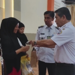 Tekan Angka Stunting, ASN Pontianak Timur dan BPR Khatulistiwa Salurkan Bantuan