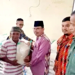 300 KPM di Kuala Secapah Terima Bantuan Beras Pemerintah