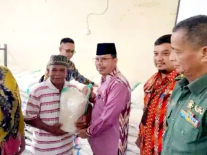 300 KPM di Kuala Secapah Terima Bantuan Beras Pemerintah