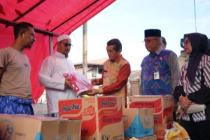 Pj Wako Serahkan Bantuan Untuk Korban Kebakaran di Tanjung Raya I