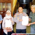Bupati Jarot Serahkan Hibah Tanah untuk Mapolres Sintang