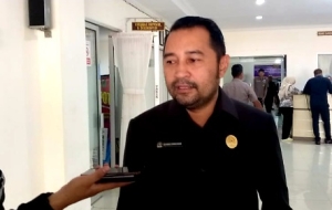 Dewan Harap Dua Alat Berat Baru Dapat Maksimal Atasi Sampah di Sintang