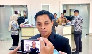 Dewan Usul Pemerintah Benahi Tugu Jam Sintang, Ini Alasannya…