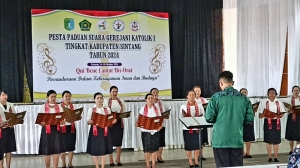 Kecamatan Sintang jadi Peserta Tunggal Lomba Paduan Suara Dewasa Wanita