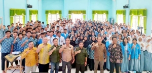 Kesbangpol Berikan Pendidikan Politik bagi Pemilih Pemula