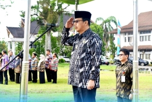Tahun Baru, Semangat Baru! Pj Bupati Ismail Gaungkan Optimisme 2025 dalam Apel Gabungan