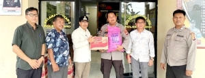 Duka Warga Toho di Tengah Banjir, Pj Bupati Ismail Salurkan Bantuan