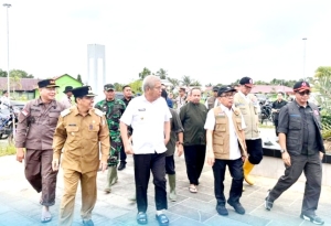 Menko PMK Pratikno dan Kepala BNPB Suharyanto Kunjungi Mempawah, Tinjau Penanganan Banjir yang Terjang 20 Ribu Jiwa