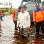Kepedulian di Tengah Bencana: Pemerintah dan Relawan Berikan Bantuan bagi Korban Banjir di Mempawah