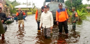 Kepedulian di Tengah Bencana: Pemerintah dan Relawan Berikan Bantuan bagi Korban Banjir di Mempawah