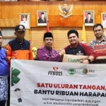 Pj Bupati Mempawah Terima Bantuan dari PT. Riya Pasifik Nabati untuk Korban Banjir