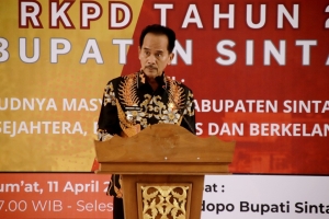 Bupati Sintang Soroti Bonus Demografi, Ekonomi dan Infrastruktur yang Masih Tertinggal