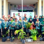 Peringati Hari Bumi ke-55, Kemenag Melawi Tanam 1 Juta Pohon Matoa Serentak