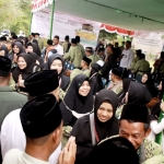 135 Calon Jamaah Haji Asal Sintang Dilepas Menuju Tanah Suci