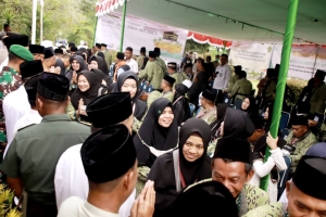 135 Calon Jamaah Haji Asal Sintang Dilepas Menuju Tanah Suci