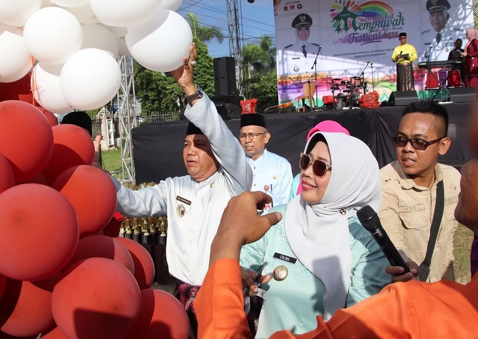 Bupati Erlina Buka Wonderful Mempawah Festival 2025