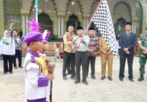 Wabup Mempawah Lepas Pawai Ta’aruf MTQ ke-36, Serukan Syiar Islam dan Kebersamaan