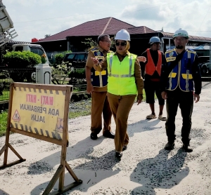 Komitmen Perbaiki Jalan yang Rusak