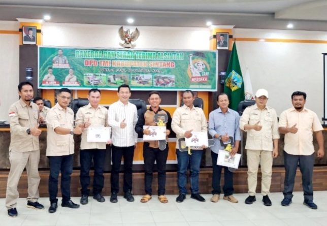 Sintang Dapat Bantuan Alsintan dari Kementan RI, 4 Kelompok Tani Langsung Terima Manfaat