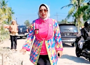Bupati Erlina Tinjau Dua Jembatan Rusak dan Pastikan Perbaikan Pekan Depan