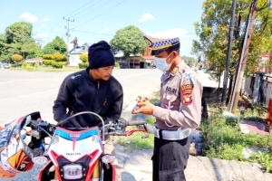 Operasi Patuh Kapuas di Simpang Tugu Beji, 4 Pelanggar Ditilang dan 15 Ditegur