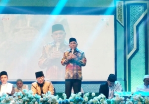 Wabup Juli Hadiri Haul dan Haflah Ponpes Al-Qomar, Dorong Santri Siap Hadapi Tantangan Zaman