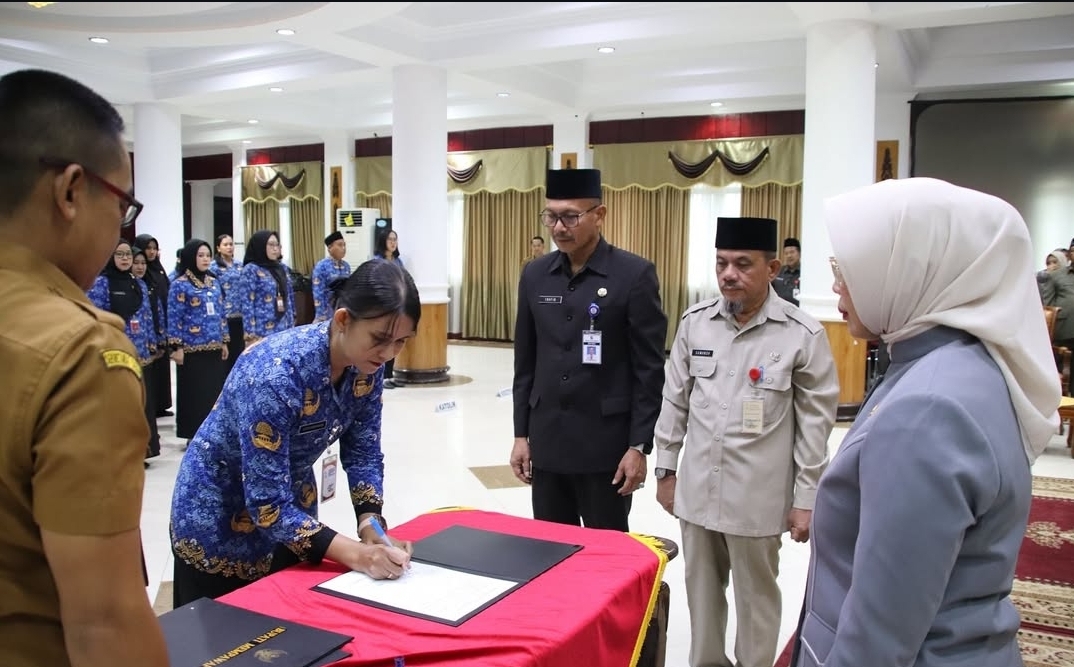Bupati Erlina Lantik 105 Pejabat Fungsional, Dorong ASN Profesional dan Adaptif