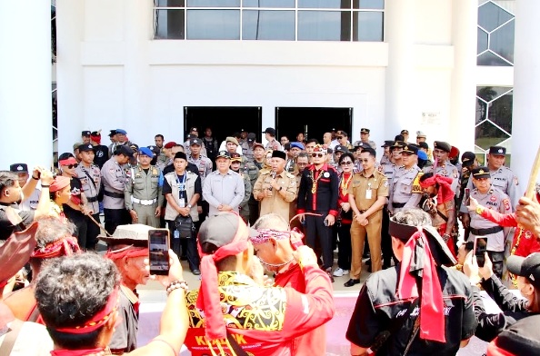Masyarakat Adat Dayak Tolak Program Transmigrasi di Kalbar
