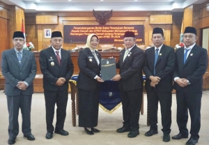 DPRD Mempawah Sampaikan Pendapat Akhir Raperda Pertanggungjawaban APBD 2024