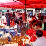 Stabilkan Harga Sembako, Pemprov Kalbar Gelontorkan 1.000 Paket Murah di Pasar Masuka Sintang