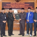Wabup Mempawah Sampaikan Perubahan KUA-PPAS 2025 dalam Rapat Paripurna DPRD