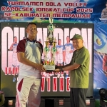 Bhayangkara Polsek Jongkat dan Ivoja Juara Voli Kapolsek Jongkat Cup 2025