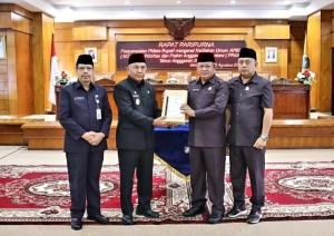 Wabup Mempawah Sampaikan KUA-PPAS 2026 di Rapat Paripurna DPRD