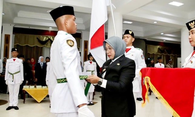 Bupati Mempawah Kukuhkan 29 Paskibraka