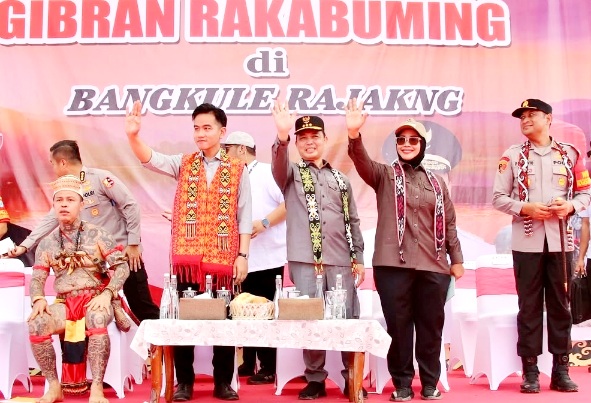 Wapres Gibran Luncurkan Program Makan Bergizi Gratis di Mempawah, Tegaskan Pembangunan IKN Tetap Berjalan
