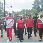 Bupati Erlina dan Wabup Juli Ikuti Jalan Santai HUT ke-80 RI di Segedong