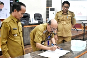 Kepala OPD dan Camat di Sintang Teken Perjanjian Kinerja