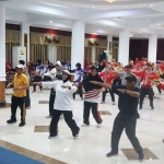 Hujan Tak Surutkan Semangat ASN Ikuti Senam Haornas ke-42 di Mempawah